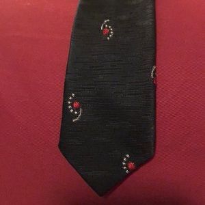 The essential skinny tie.